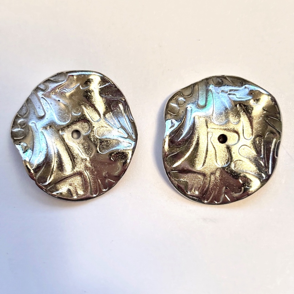 As Low As $2 Silver Tone CCB Wavy Embossed Discs 26mm x 2mm (20)